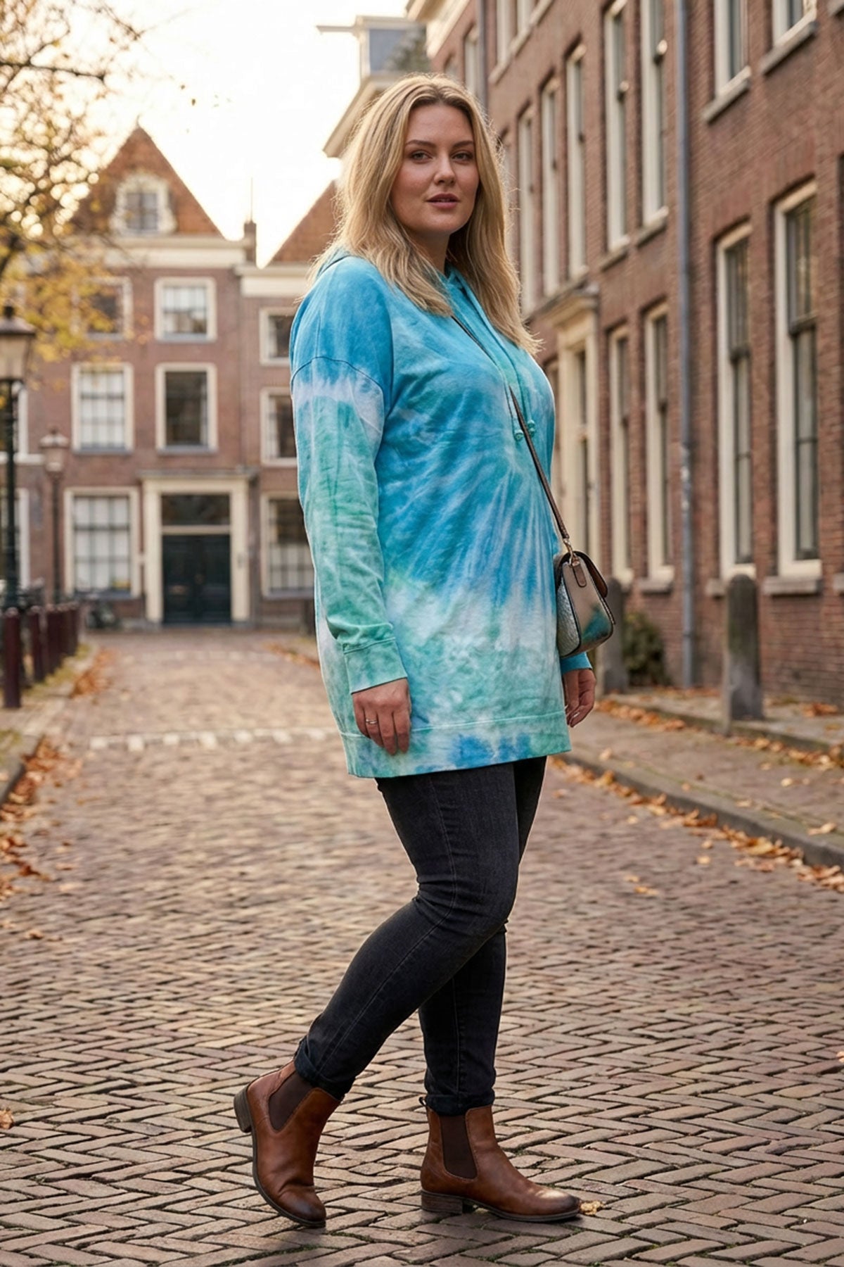 Vervegrand kapüşonlu uzun kollu batik desenli büyük beden üst