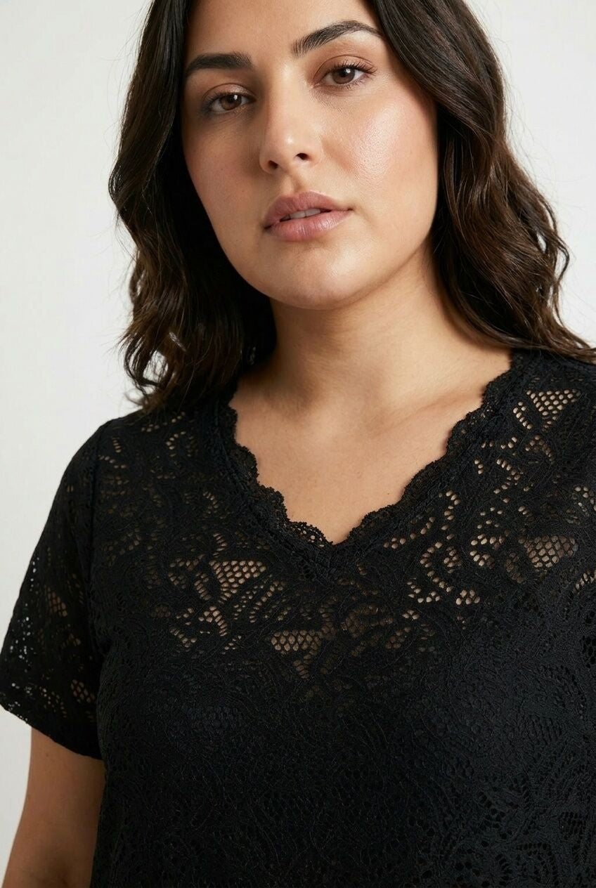 Büyük Beden V Yaka Sıfır Kol Astarsız Dantel T-shirt 304094