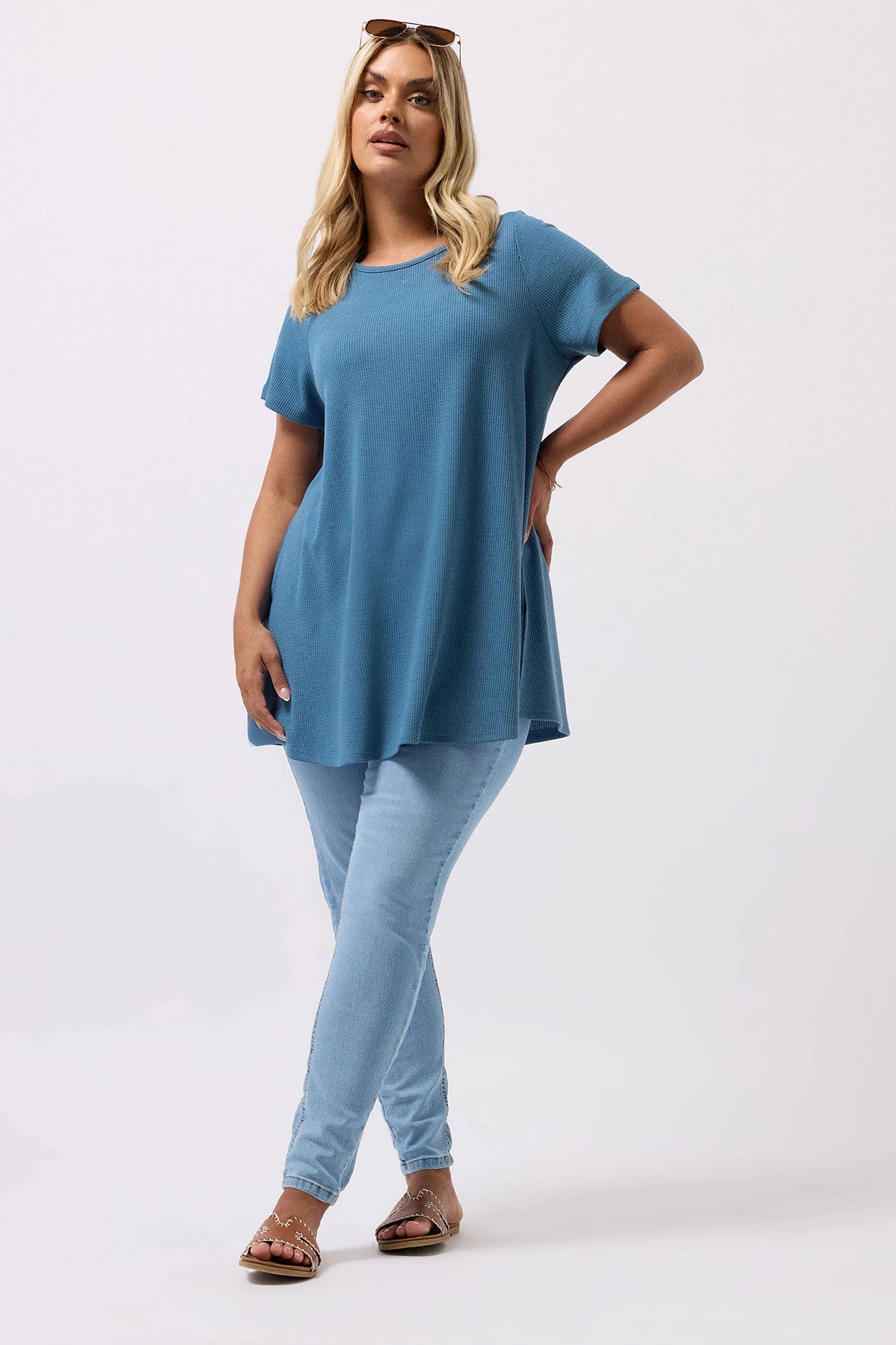 Büyük Beden Mavi Fitilli T-Shirt Günlük Kombin