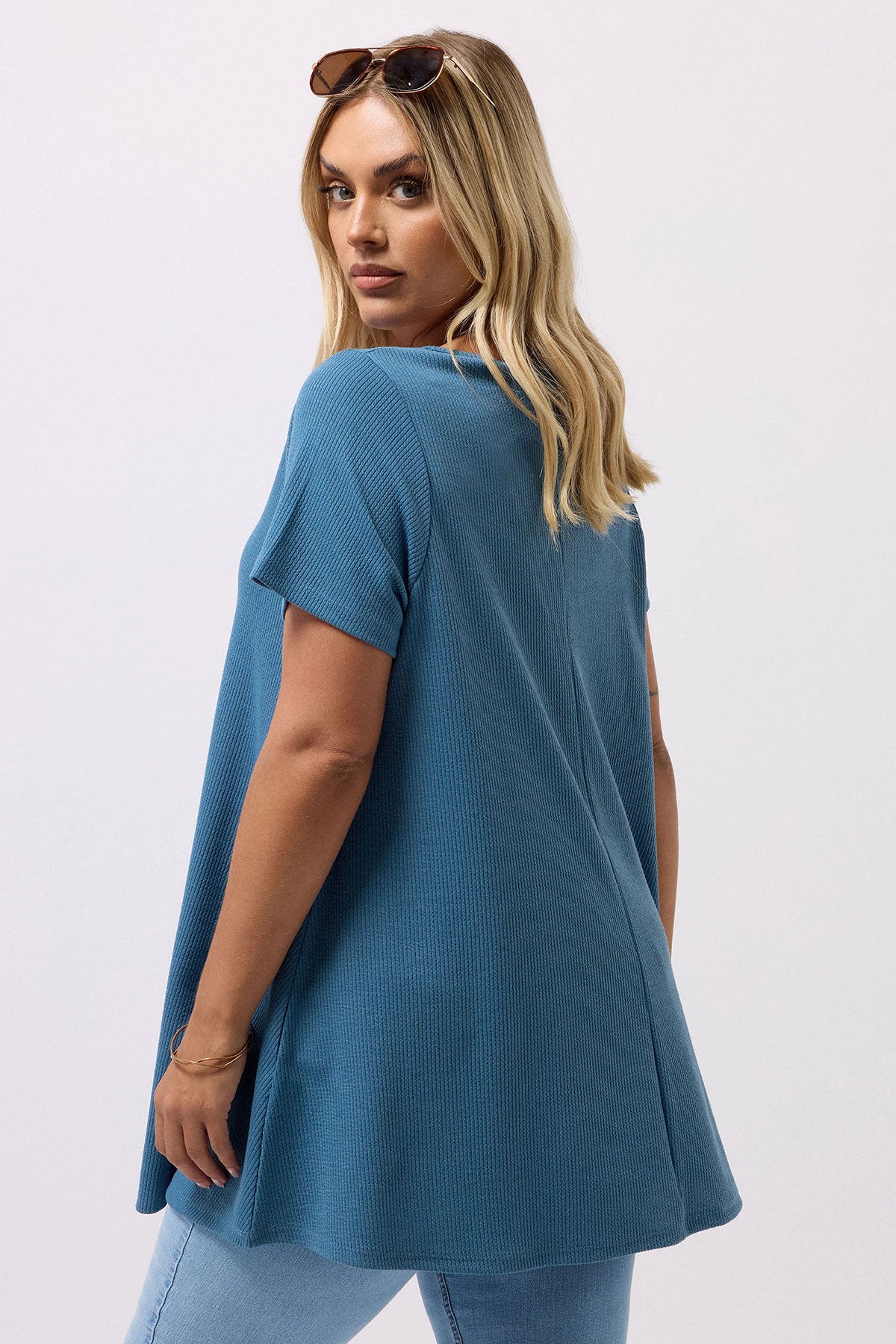 Büyük Beden Bisiklet Yaka Mavi T-Shirt Detay Görünüm