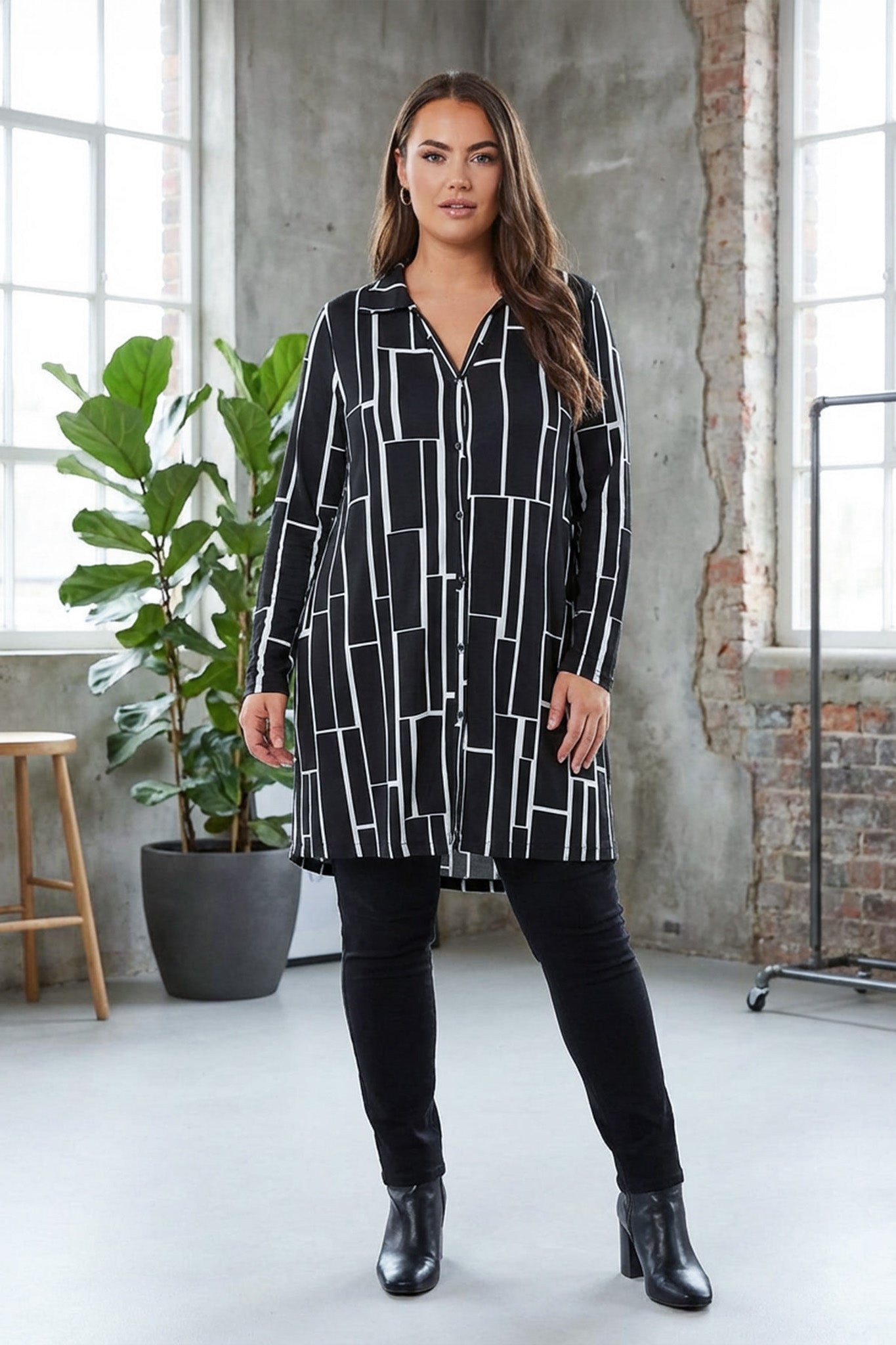 Büyük Beden Geometrik Desenli Uzun Kesim Uzun Kollu Gömlek 321234 Vervegrand