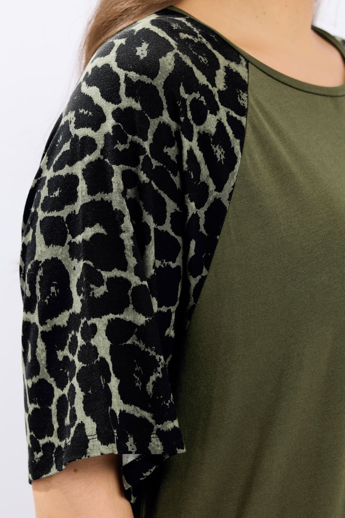 Büyük Beden Bisiklet Yaka Kısa Kollu Leopar Desenli T-shirt 322972 Vervegrand