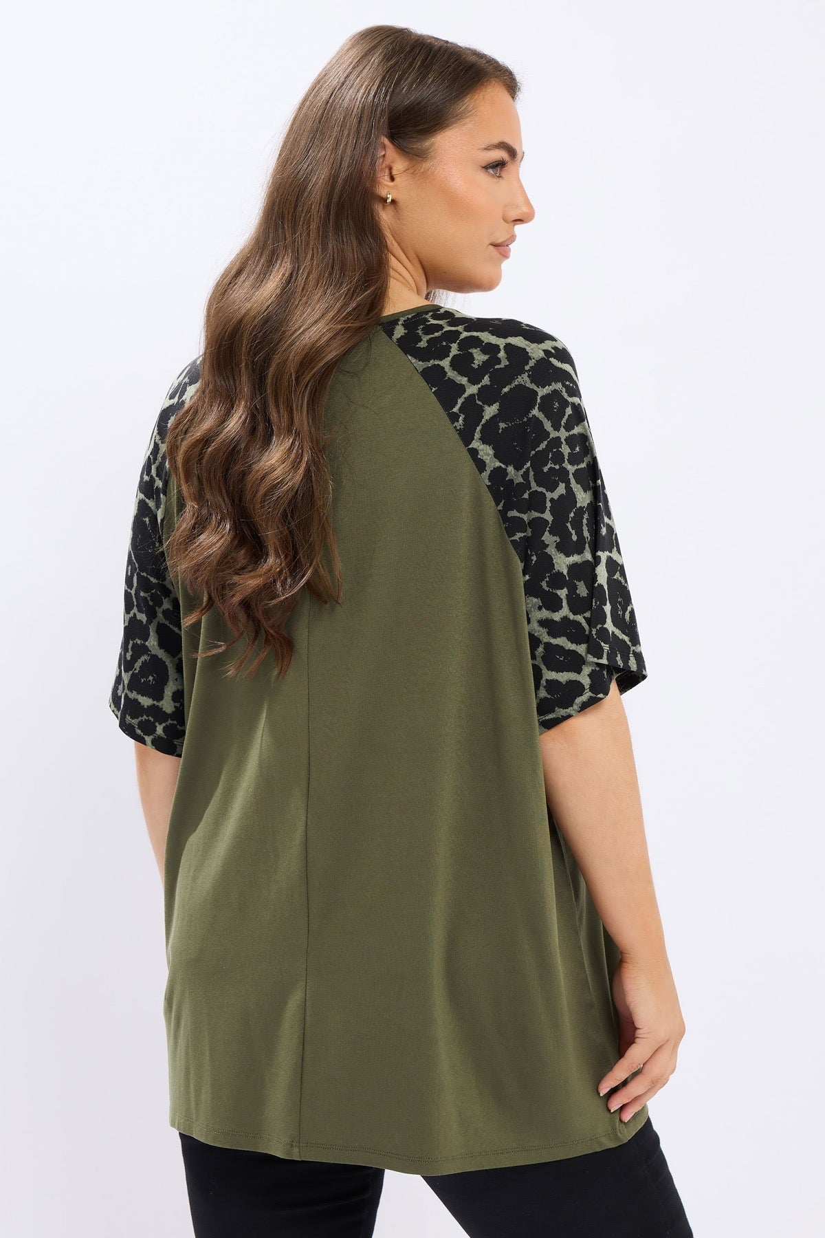 Büyük Beden Bisiklet Yaka Kısa Kollu Leopar Desenli T-shirt 322972 Haki Vervegrand