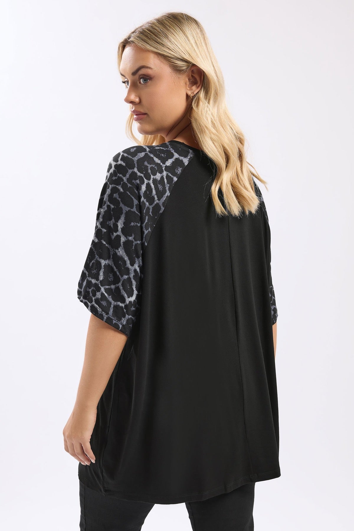 Büyük Beden Bisiklet Yaka Kısa Kollu Leopar Desenli T-shirt 322996 Vervegrand