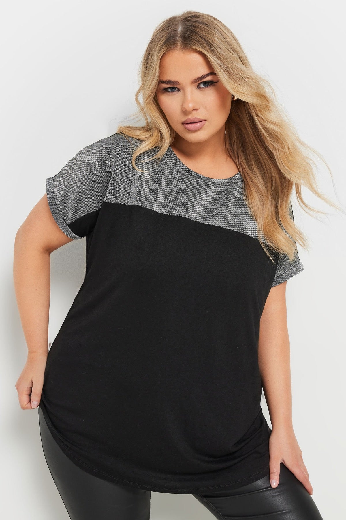 Bisiklet Yaka Kısa Kollu Parlak Baskılı T-shirt 303844 Vervegrand