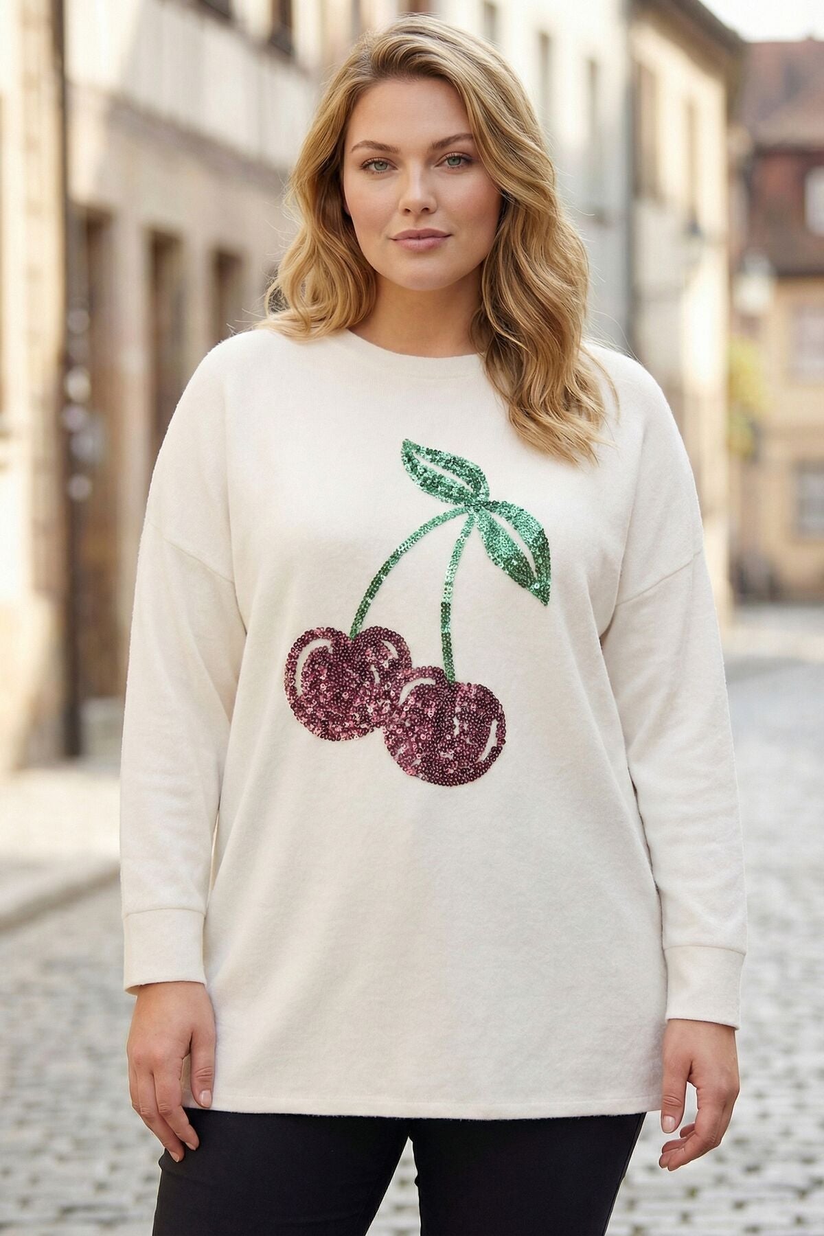 Bisiklet Yaka Krem Kiraz Pul İşlemeli Yumoş Kazak 285069 Ekru Vervegrand