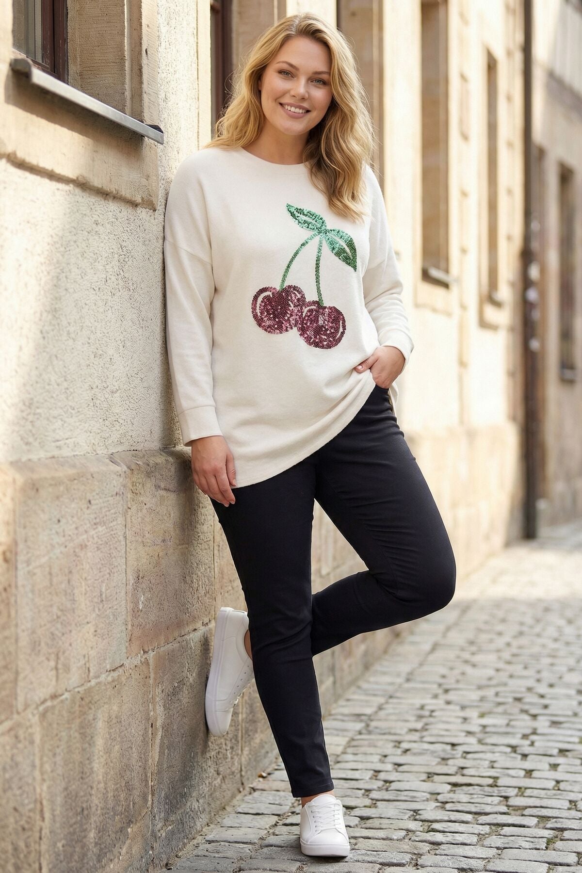 Bisiklet Yaka Krem Kiraz Pul İşlemeli Yumoş Kazak 285069 Vervegrand