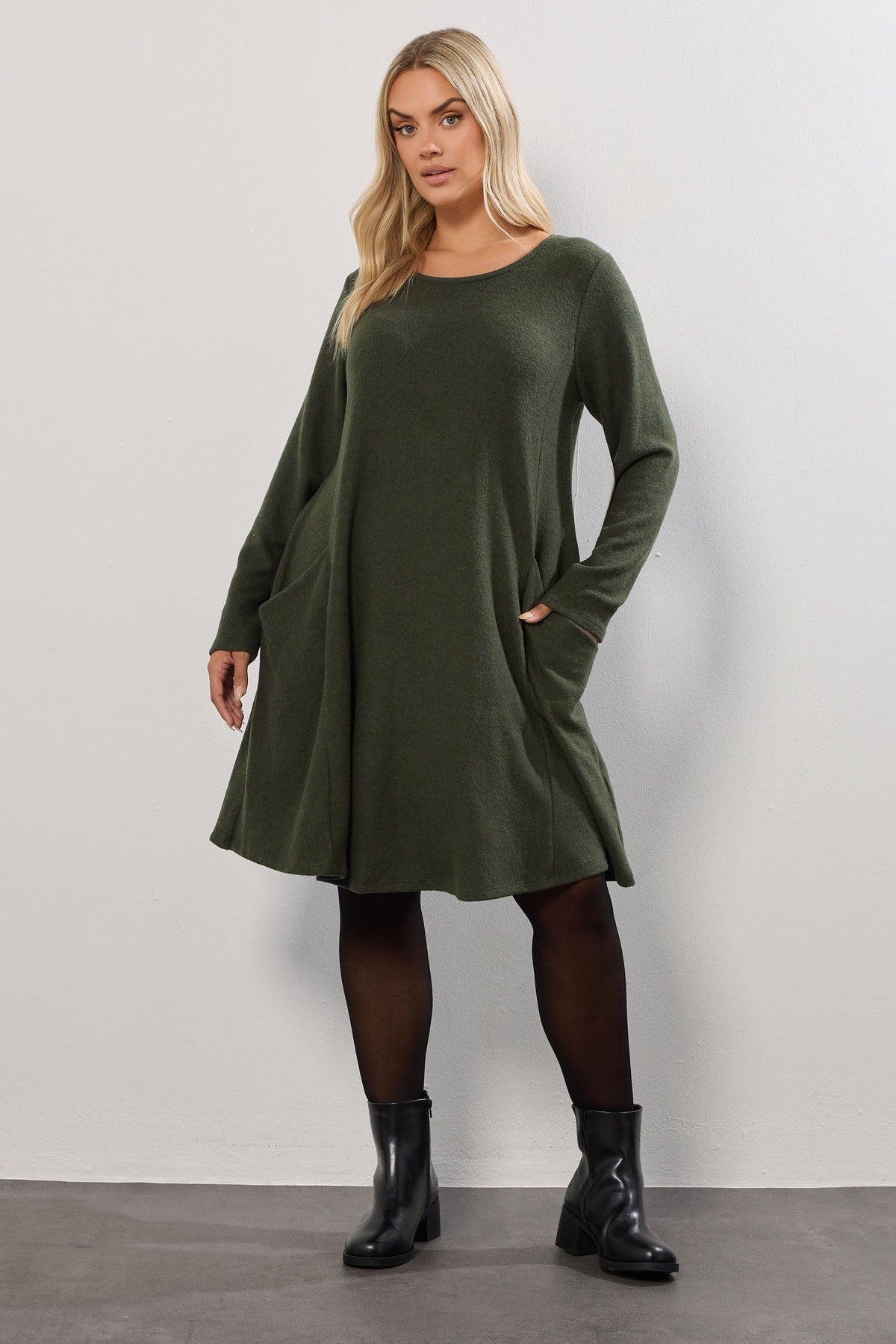 Büyük Beden Bisiklet Yaka Uzun Kollu Cepli Peluş Midi Elbise 285079 Vervegrand