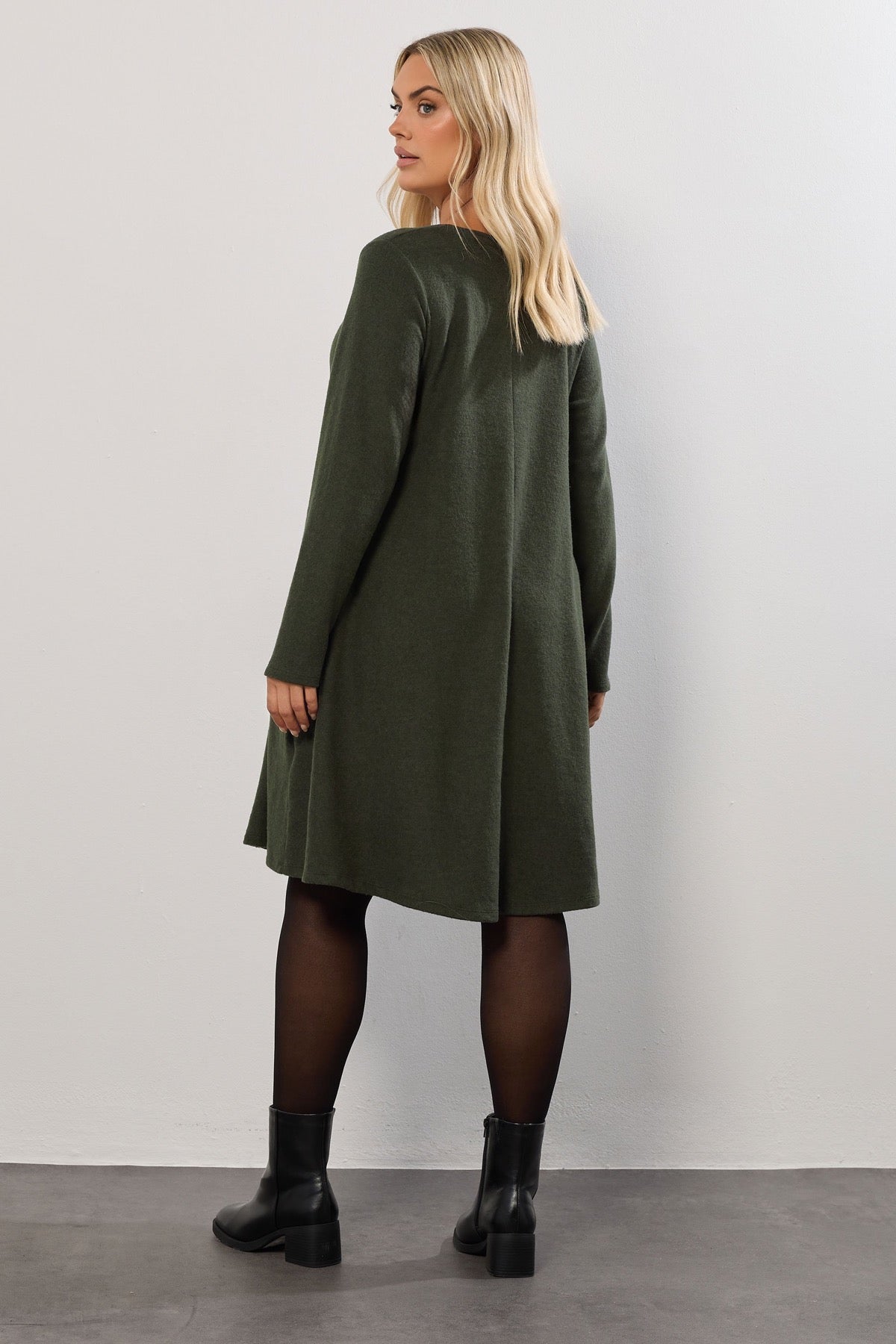 Büyük Beden Bisiklet Yaka Uzun Kollu Cepli Peluş Midi Elbise 285079 Vervegrand