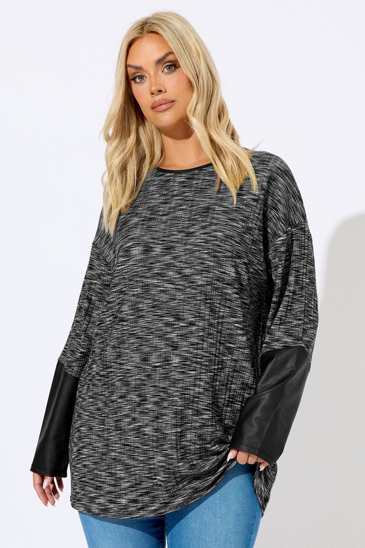 Büyük Beden Bisiklet Yaka Uzun Kollu Deri Detaylı T-shirt 303939 Vervegrand