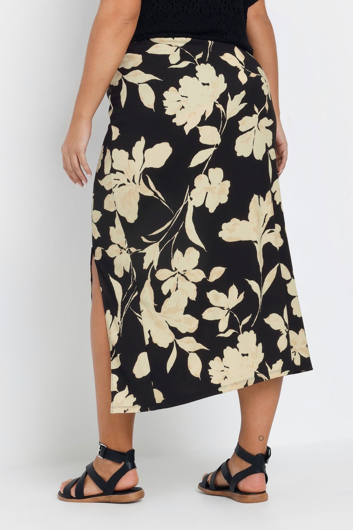 Büyük Beden Bürümcük Kumaş Yırtmaç Detaylı Beli Lastikli Etek 303769 Vervegrand