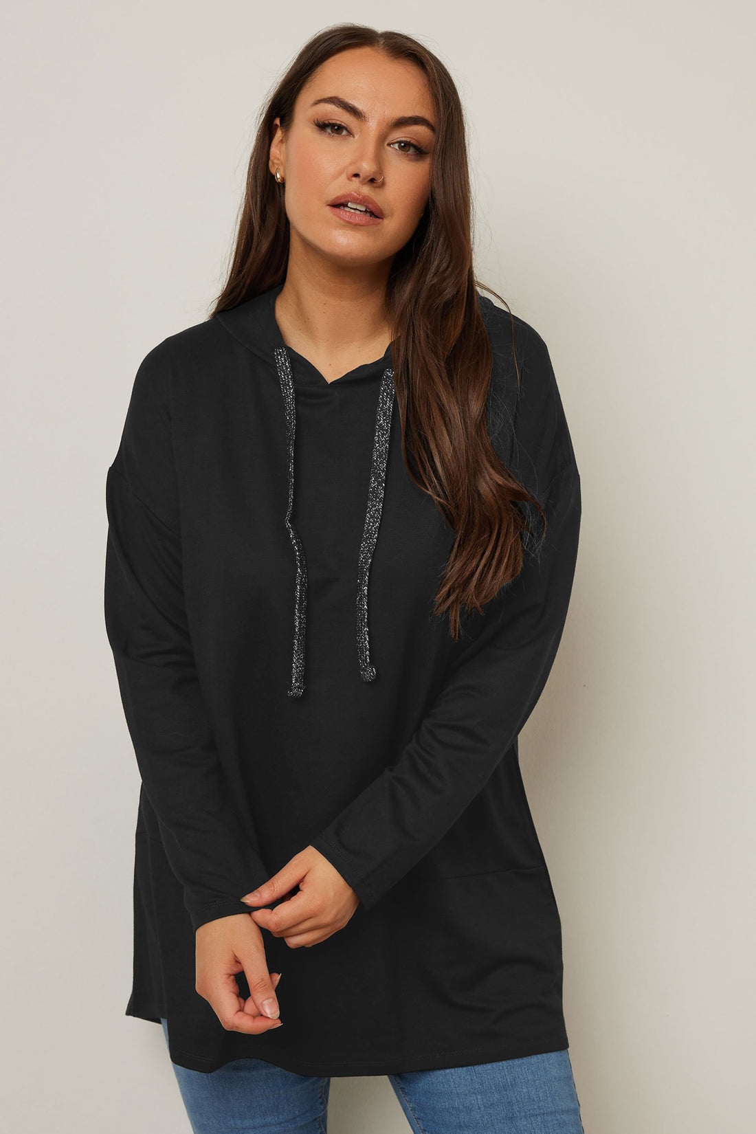 Kapüşonlu Uzun Kollu Asimetrik Kesim Uzun Sweatshirt 304048 v