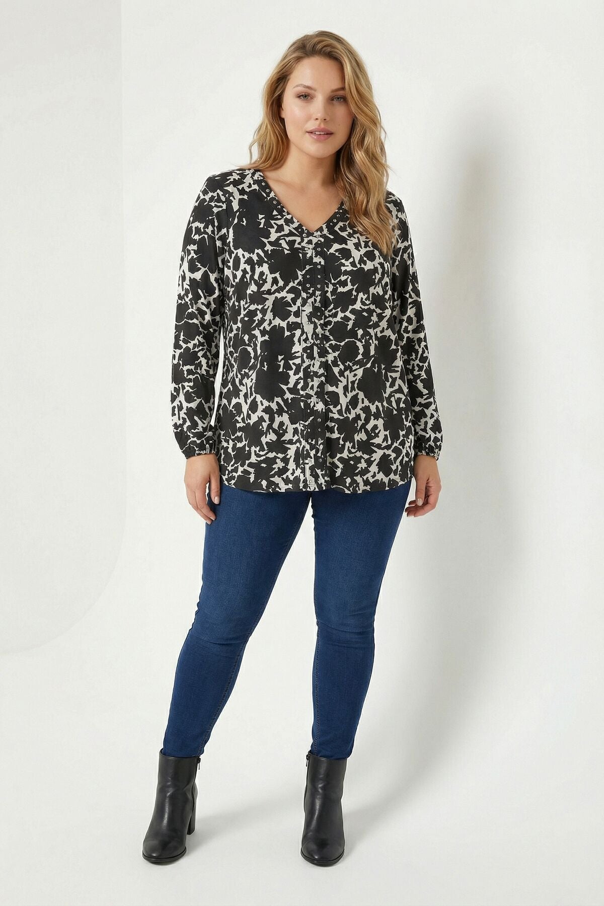Siyah Soyut Desenli Taşlı Bluz 615712 Vervegrand