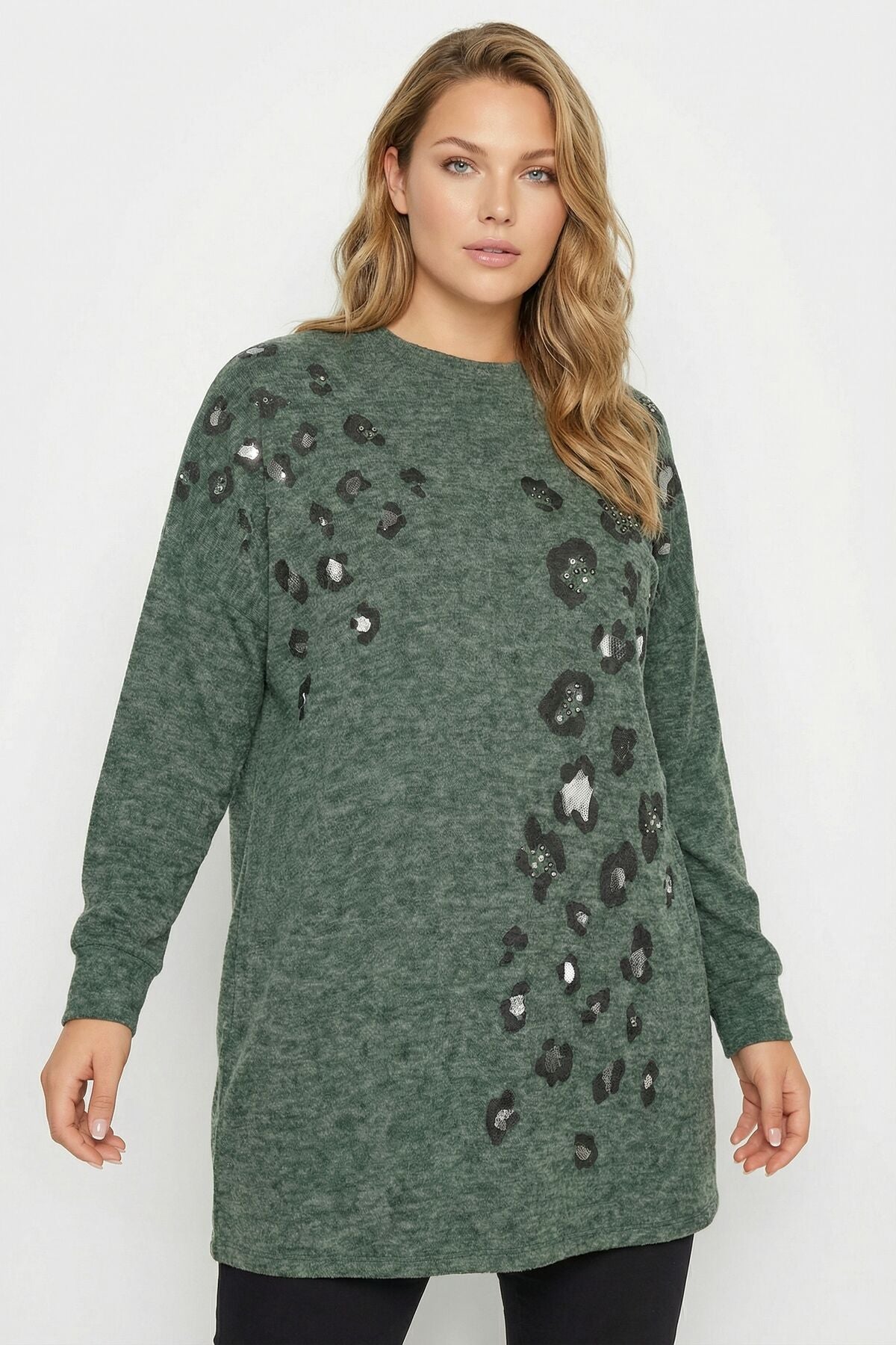 Taş Detaylı Leopar Desenli Yeşil Yumoş Kazak 285057 Yeşil Vervegrand