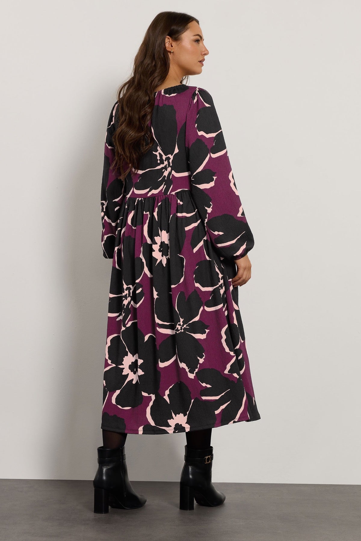 Büyük Beden V Yaka Uzun Kollu Bürümcük Kumaş Maxi Elbise 616397 Vervegrand