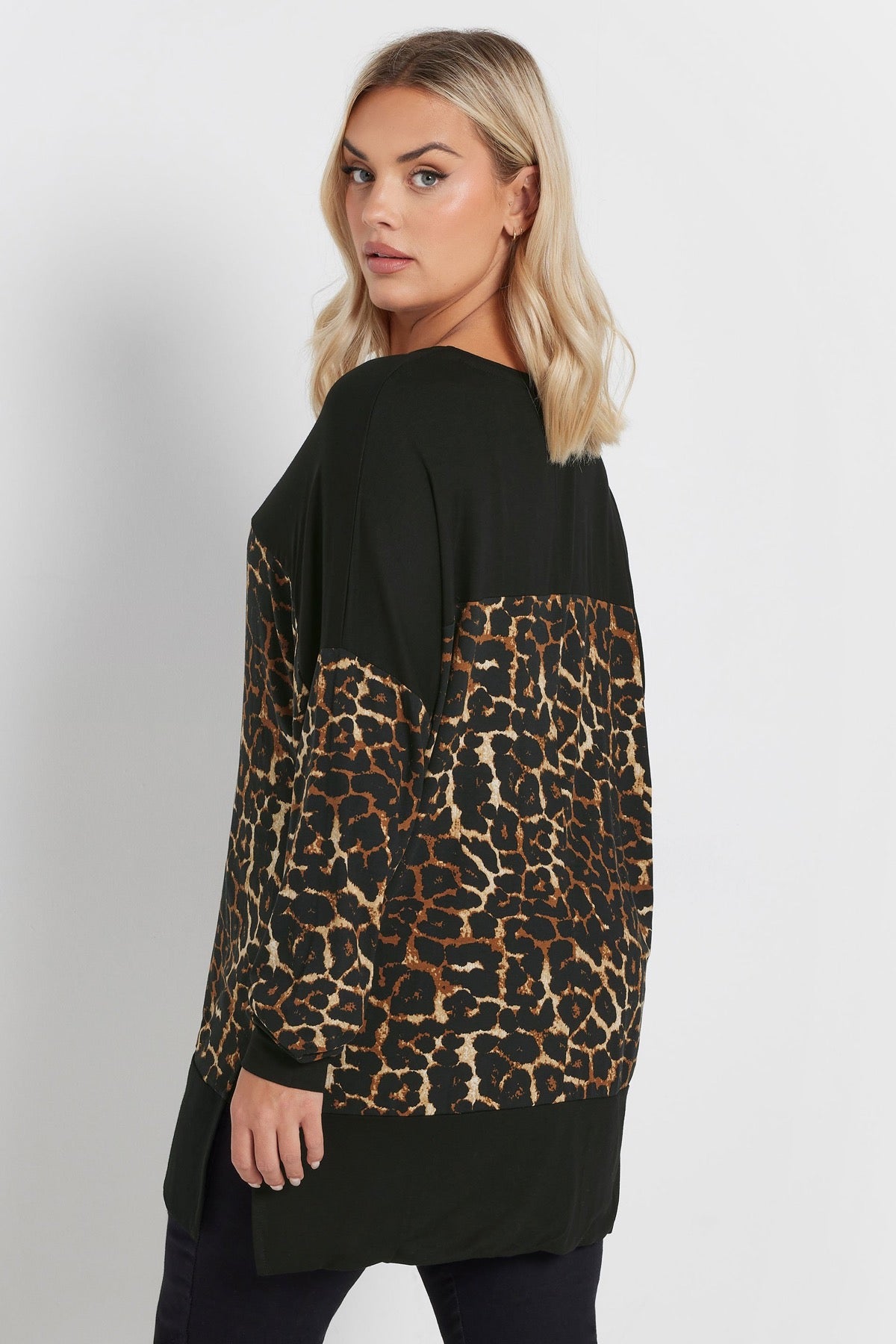 Büyük Beden V Yaka Uzun Kollu Leopar Desenli T-shirt 303784 Vervegrand