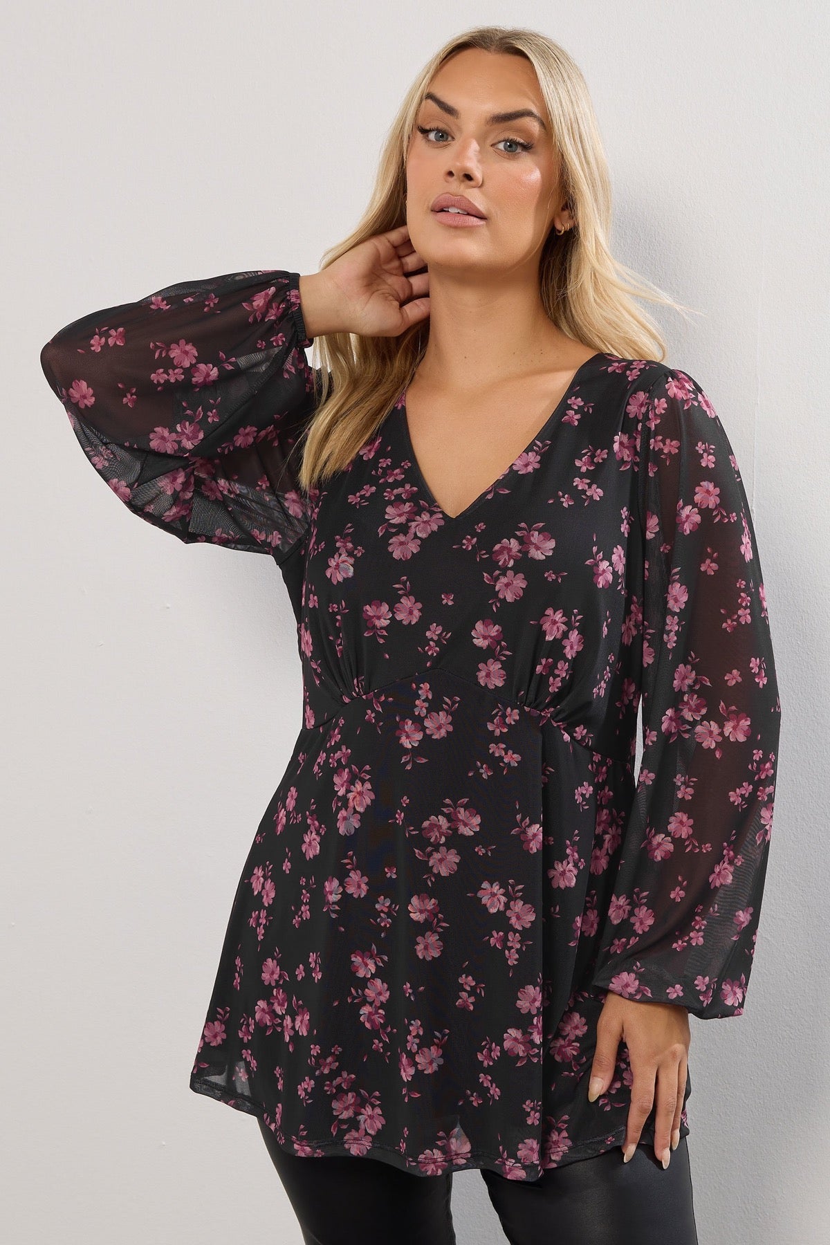 Büyük Beden V Yaka Uzun Kollu Tül Detaylı Astarlı Bluz 322995 Vervegrand