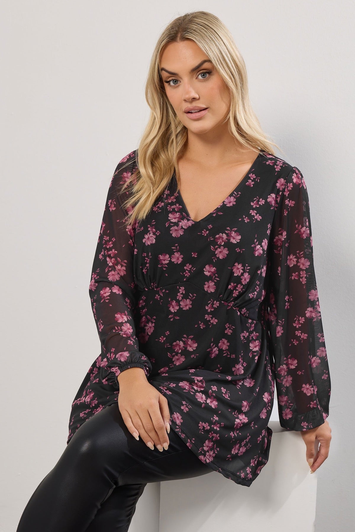 Büyük Beden V Yaka Uzun Kollu Tül Detaylı Astarlı Bluz 322995 Vervegrand