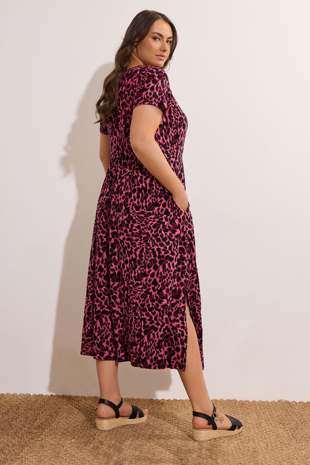 Büyük Beden Yaka Detaylı Kısa Kollu Cepli Yırtmaçlı Maxi Elbise 615605 Mor Vervegrand