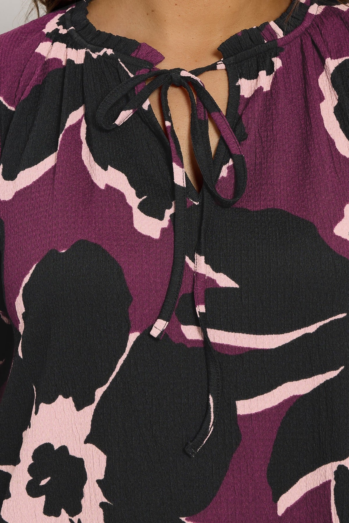 Büyük Beden Yakası Bağlamalı Uzun Kollu Çiçek Desenli Bluz 616410 Vervegrand