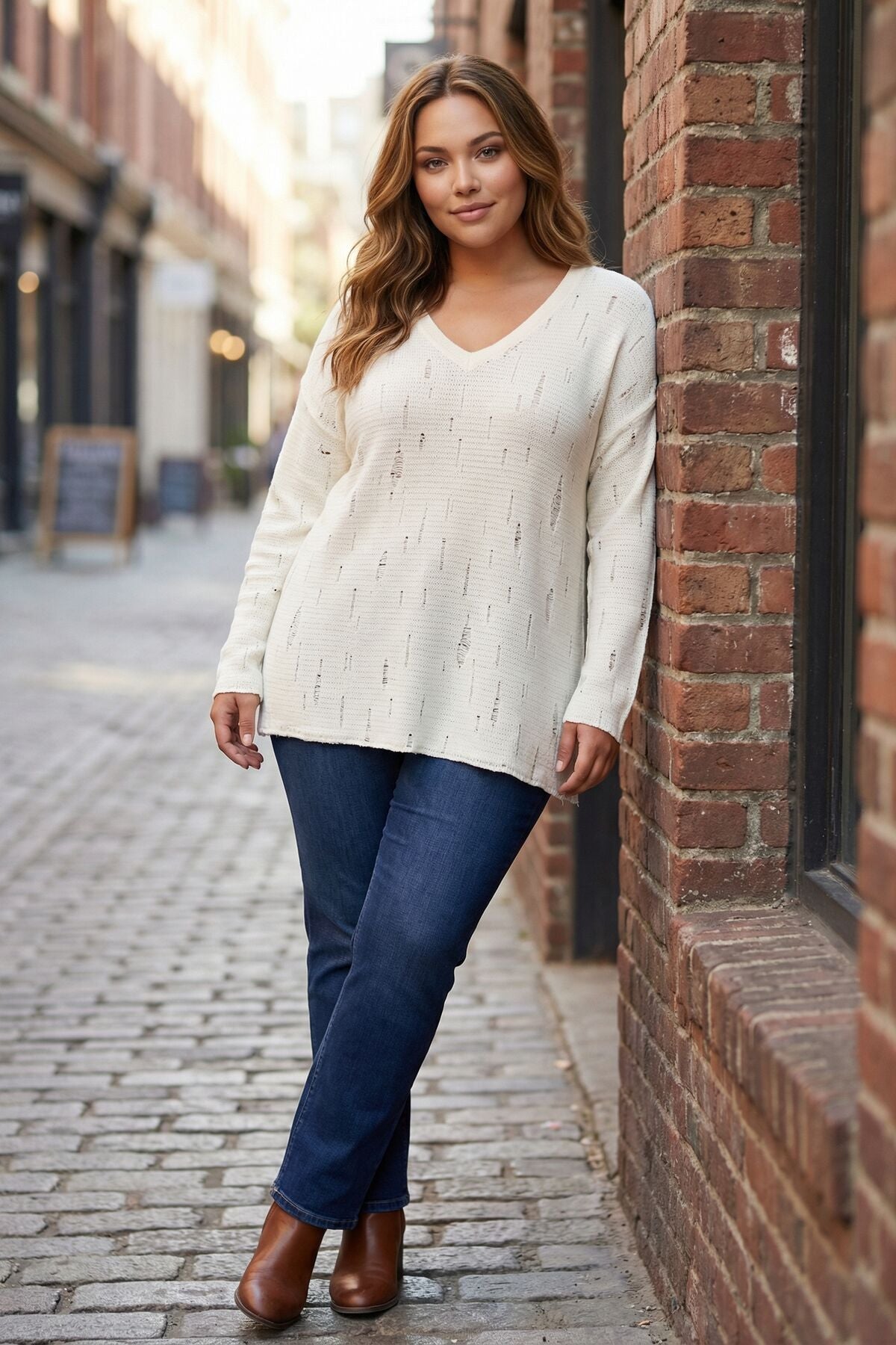 Yırtık Detaylı Ekru Triko Kazak 89-139 Vervegrand