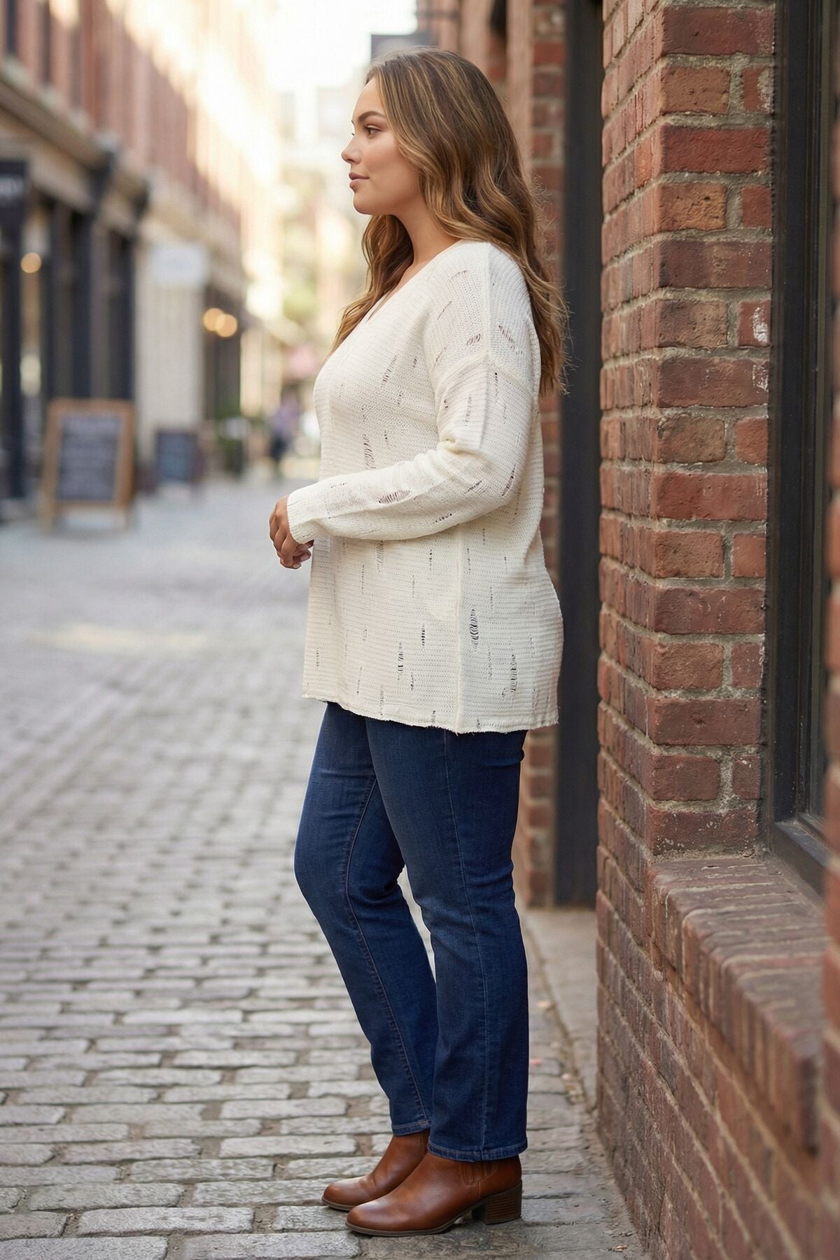 Yırtık Detaylı Ekru Triko Kazak 89-139 Vervegrand