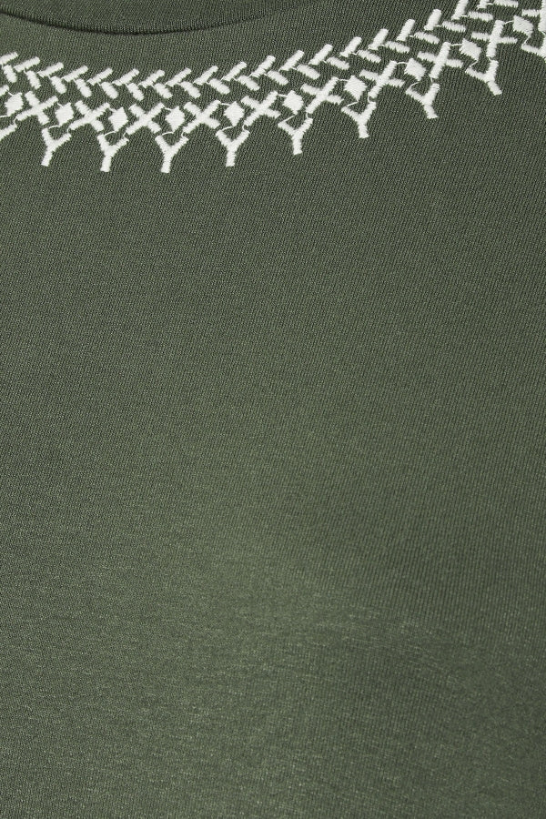 Büyük Beden Bisiklet Yaka Kısa Kollu Omuz Detaylı Etnik Nakışlı T-shirt 304228 T-shirt Vervegrand