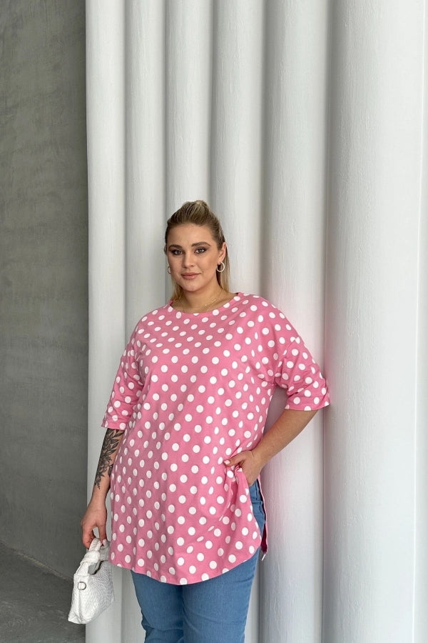 Büyük Beden Kısa Kollu Bisiklet Yaka Yanları Yırtmaçlı Puantiyeli Bluz 98-55 Vervegrand