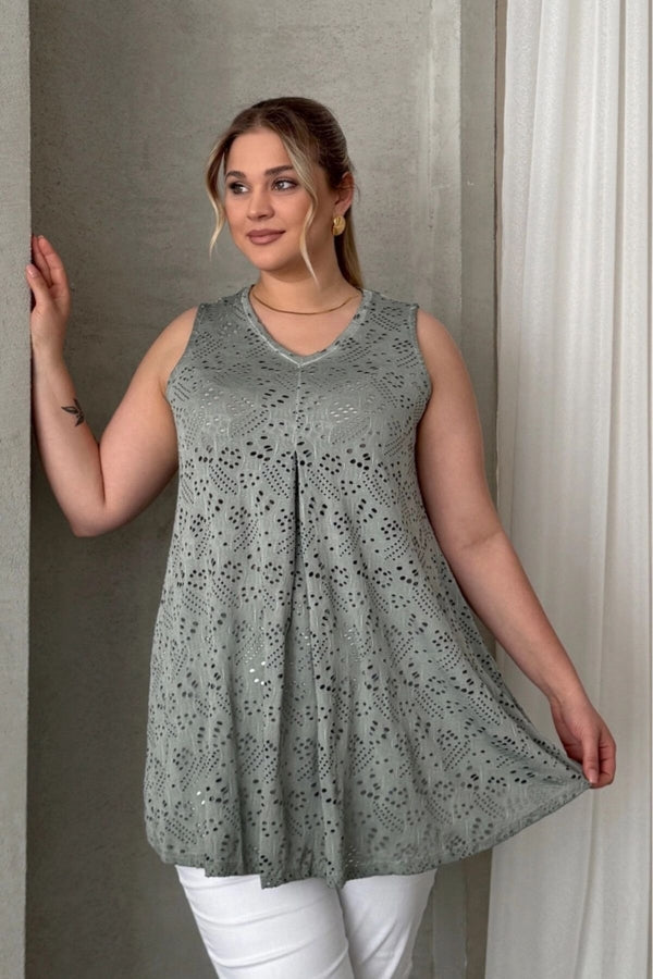 Büyük Beden V Yaka Sıfır Kol Dantel Detaylı Astarsız Bluz 302964 Vervegrand