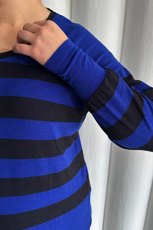 Büyük Beden V Yaka Çizgili Yırtmaç Detaylı İnce Kumaşlı Uzun Bluz 301567 Vervegrand