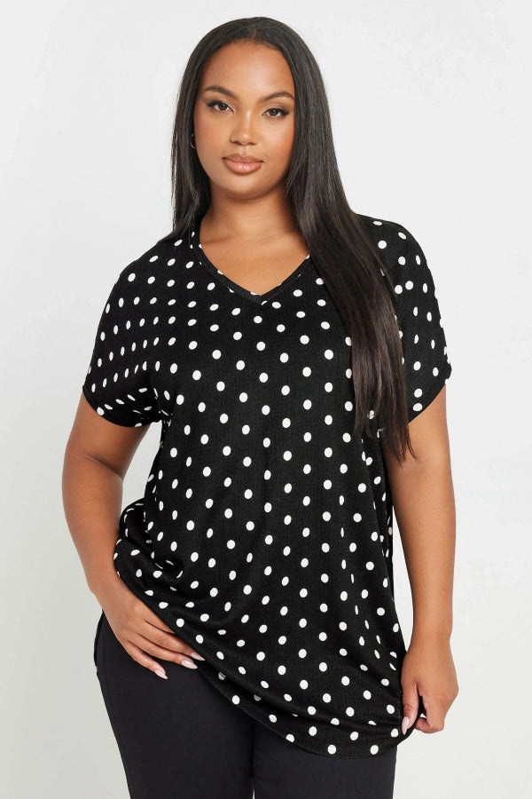 Büyük Beden Kısa Kollu V Yaka Puantiyeli Bluz 303497 Vervegrand