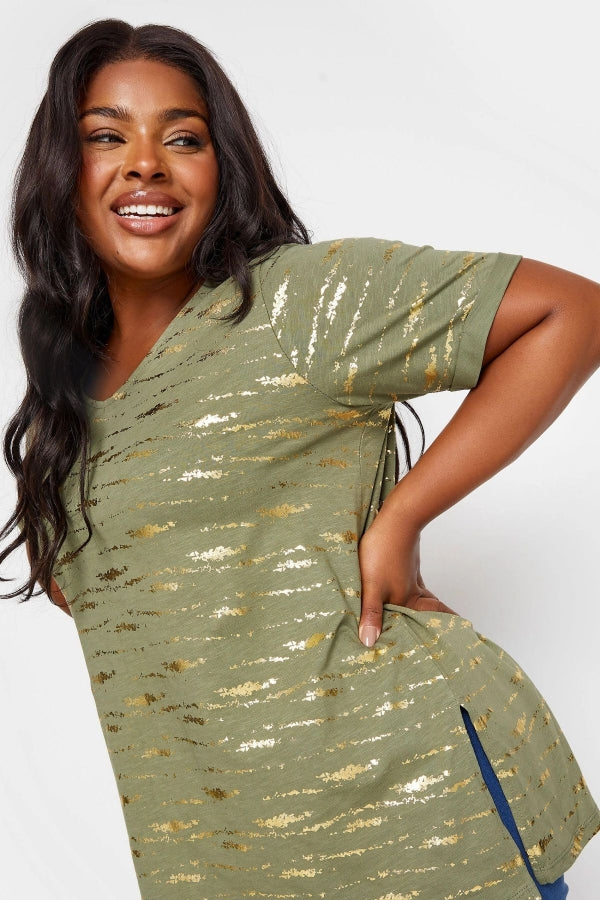 Büyük Beden V Yaka Kısa Kollu Metalik Desenli T-shirt 303090 Vervegrand