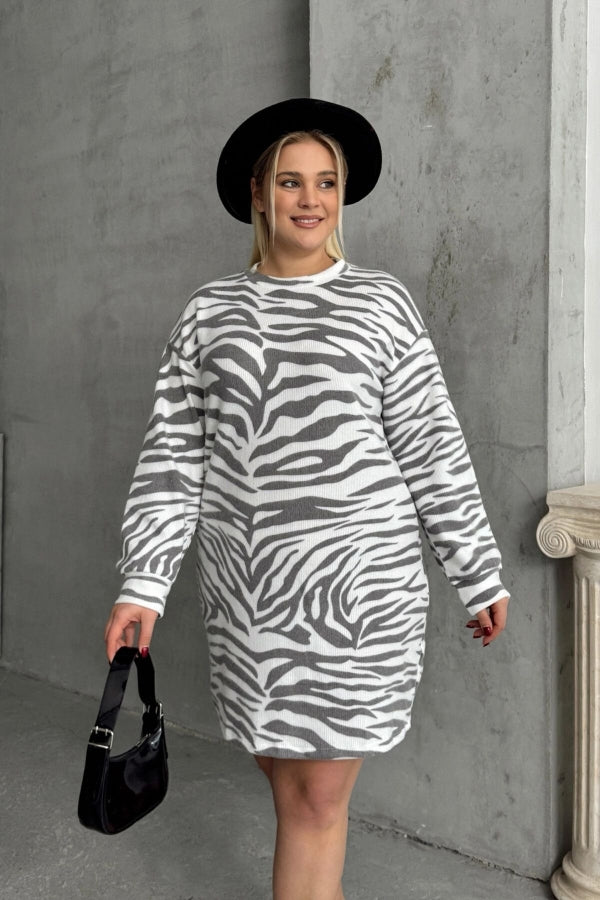 Büyük Beden Uzun Kollu Bisiklet Yaka Zebra Desenli Mini Elbise 84-194 Vervegrand