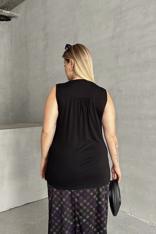 Sıfır Kol Desenli V Yaka Önü Düğmeli Uzun Kesim Bluz 30060 Vervegrand