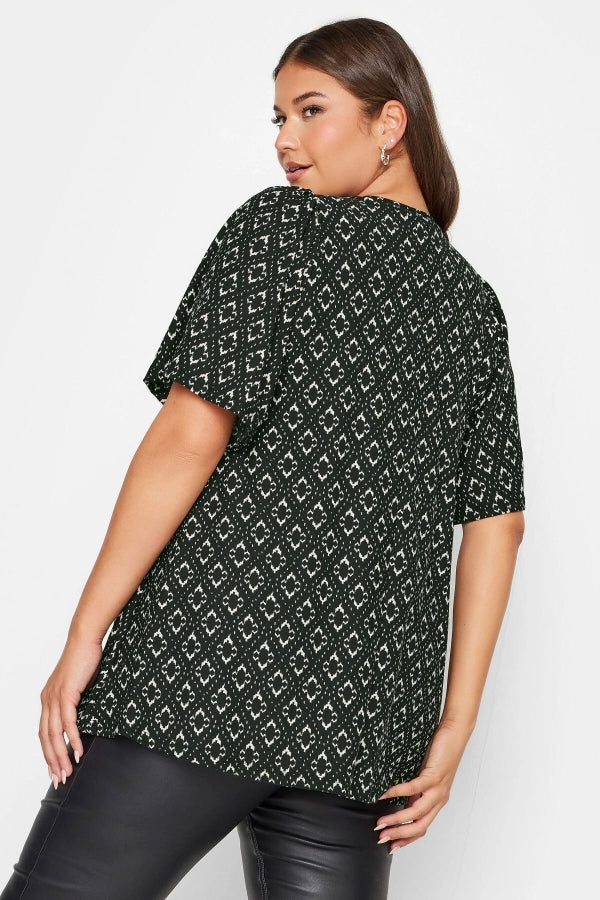 Büyük Beden V Yaka Desenli Asimetrik Kesim Yarım Kollu Likralı Bluz 302538 Vervegrand