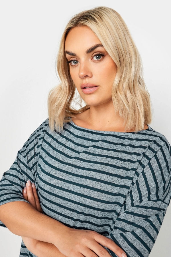 Büyük Beden Kayık Yaka Yarım Kollu Yırtmaç Detaylı Oversize T-shirt 303216 Vervegrand