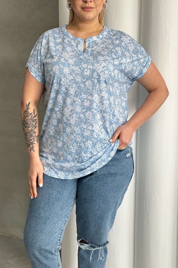 Büyük Beden Kısa Kollu Çentik V Yaka Desenli Bluz 97-79 Vervegrand