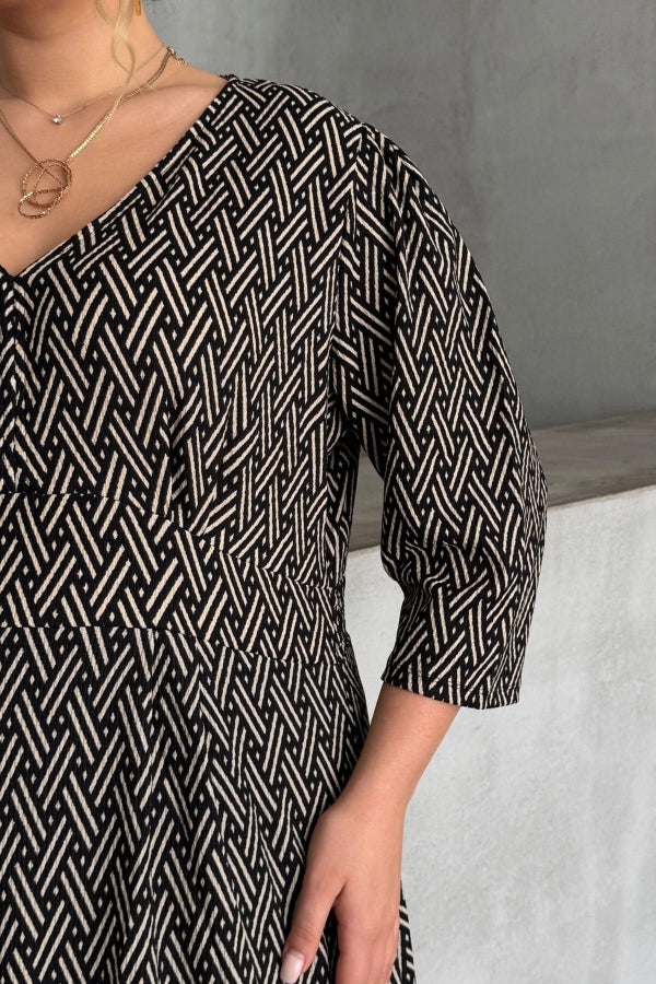 Büyük Beden V Yaka Yırtmaç Detaylı Desenli Fakir Kol Midi Boy Elbise MSD-25123 Vervegrand