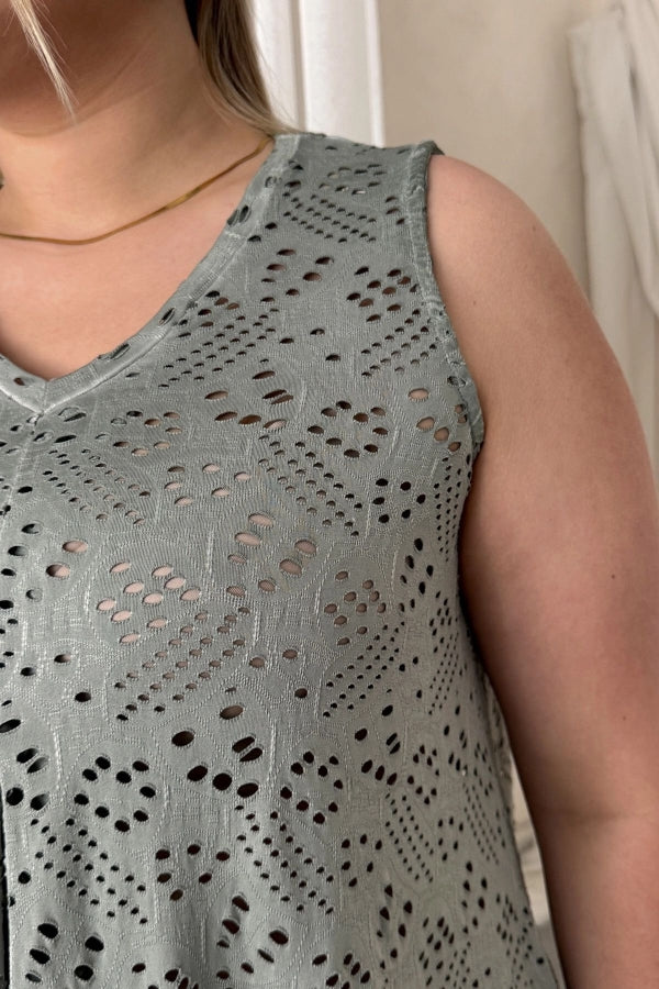 Büyük Beden V Yaka Sıfır Kol Dantel Detaylı Astarsız Bluz 302964 Vervegrand