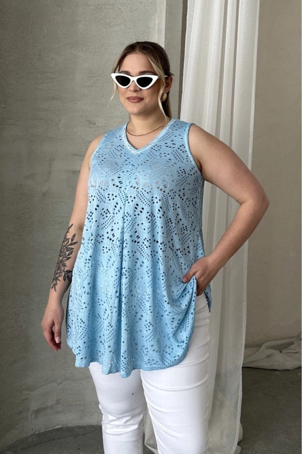 Büyük Beden V Yaka Sıfır Kol Dantel Detaylı Astarsız Bluz 302965 Vervegrand