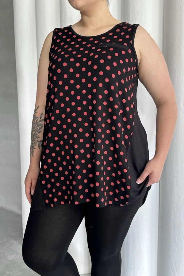 Büyük Beden Önü Puantiyeli Kolsuz Bluz 302253 Vervegrand