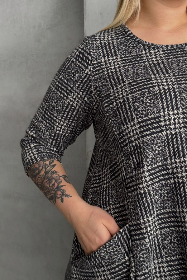 Büyük Beden Yarım Kollu Bisiklet Yaka Cepli Asimetrik Kesim Elbise 98-130 Vervegrand