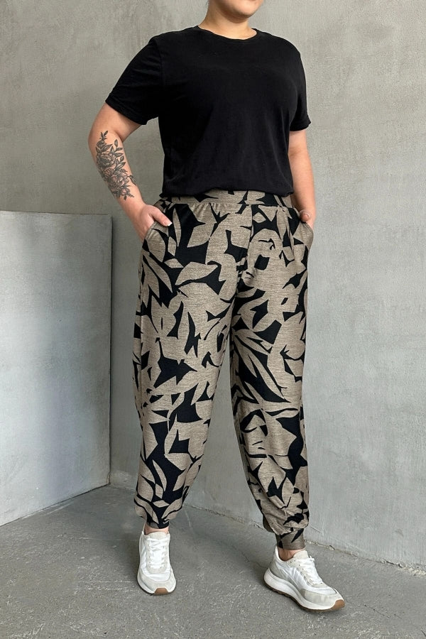 Büyük Beden Paçası Lastikli Parlak Baskılı Cepli Pantolon 302697 Vervegrand