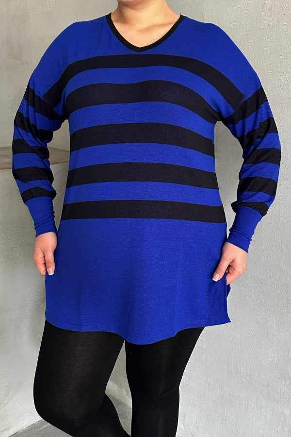 Büyük Beden V Yaka Çizgili Yırtmaç Detaylı İnce Kumaşlı Uzun Bluz 301567 Vervegrand