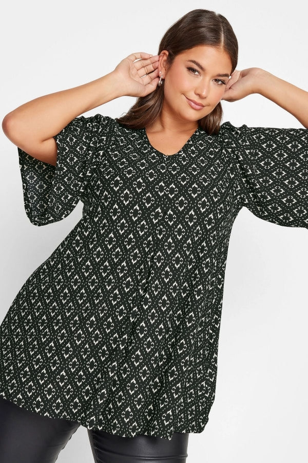 Büyük Beden V Yaka Desenli Asimetrik Kesim Yarım Kollu Likralı Bluz 302538 Vervegrand