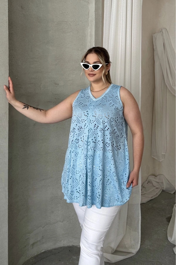 Büyük Beden V Yaka Sıfır Kol Dantel Detaylı Astarsız Bluz 302965 Vervegrand