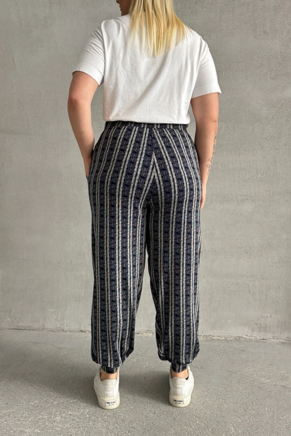 Büyük Beden Beli ve Paçası Lastikli Çizgili Cepli Pantolon 89-71 Vervegrand