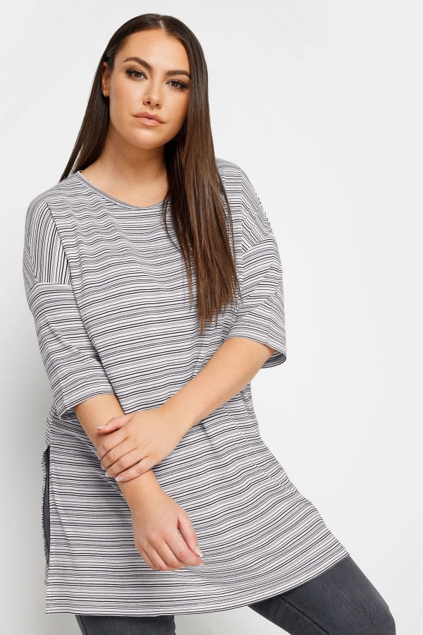 Büyük Beden Bisiklet Yaka Yarım Kollu Yırtmaç Detaylı Çizgili T-shirt 302946 Vervegrand