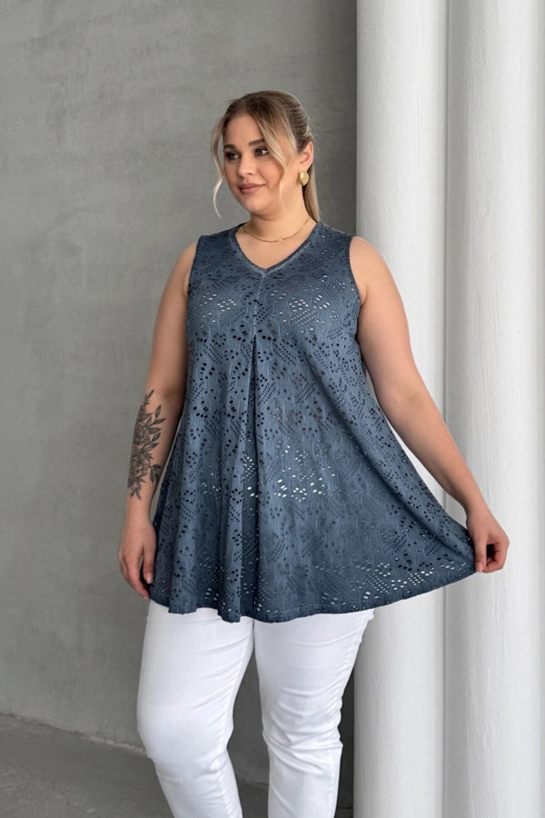 Büyük Beden V Yaka Sıfır Kol Dantel Detaylı Astarsız Bluz 302966 Vervegrand