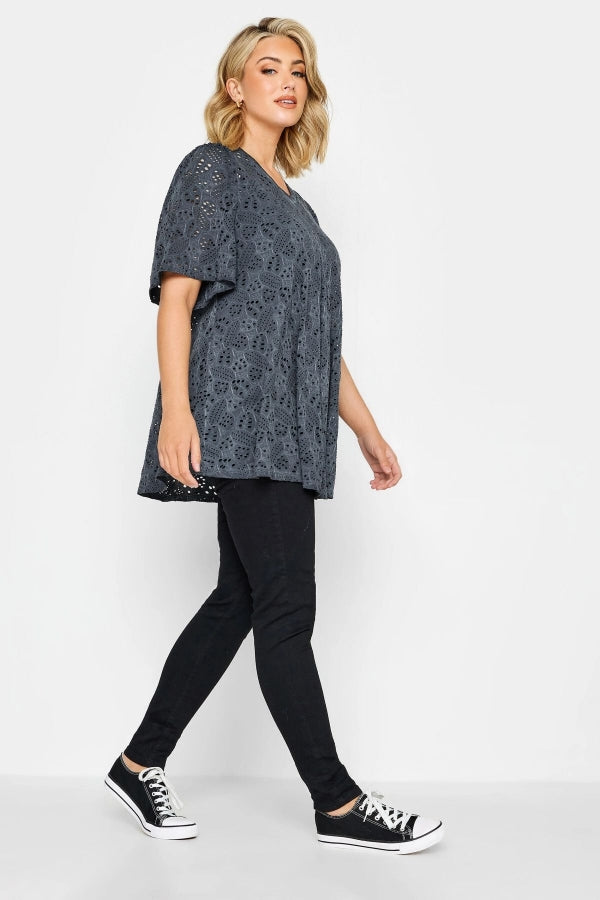 Büyük Beden Dantel Detaylı V Yaka Yarım Kollu Astarsız Bluz 302489 Vervegrand